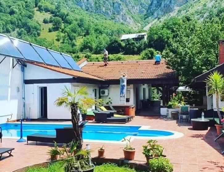 Pensiunea La Dolce Vita Baile Herculane Luaran gambar