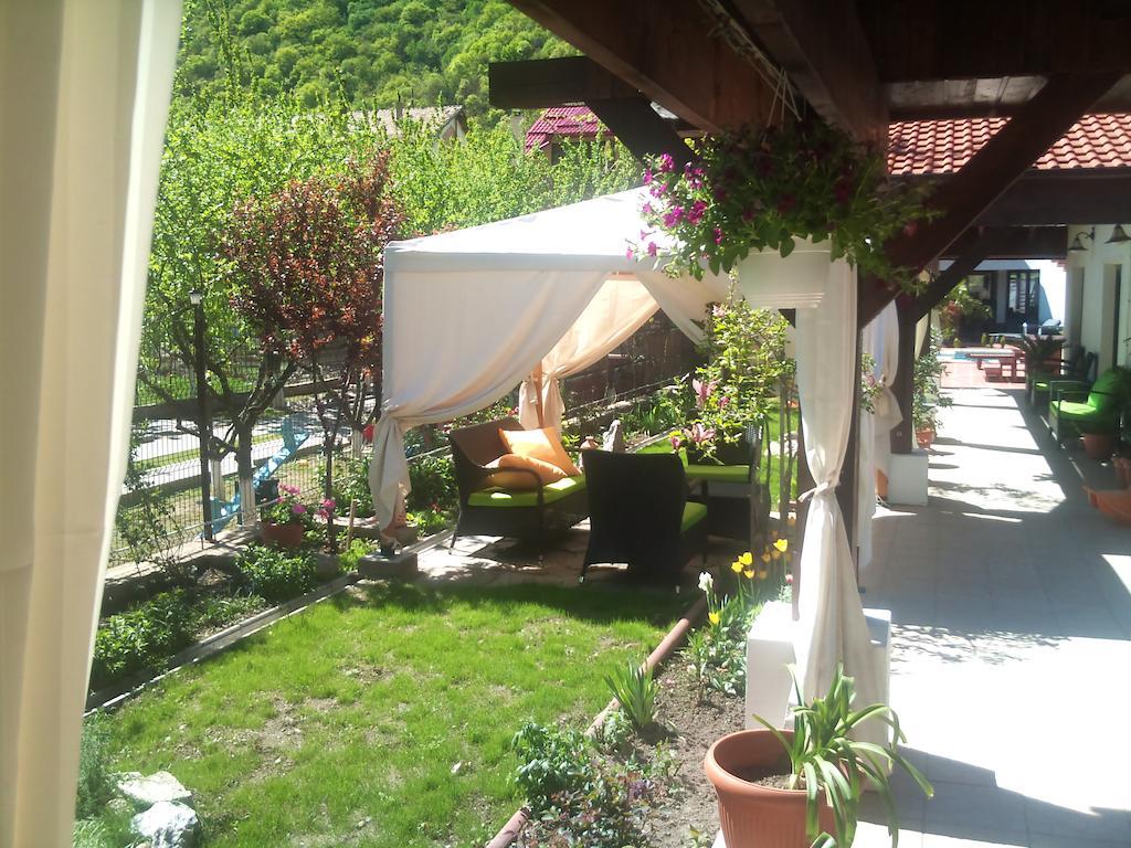 Pensiunea La Dolce Vita Baile Herculane Luaran gambar