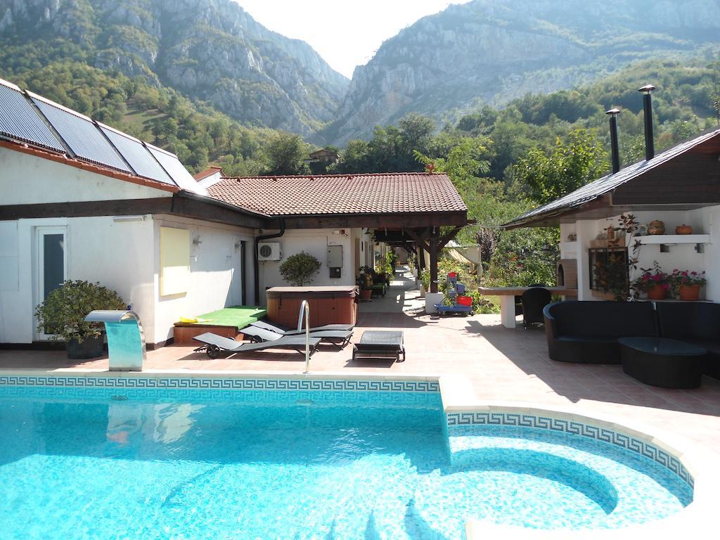 Pensiunea La Dolce Vita Baile Herculane Luaran gambar