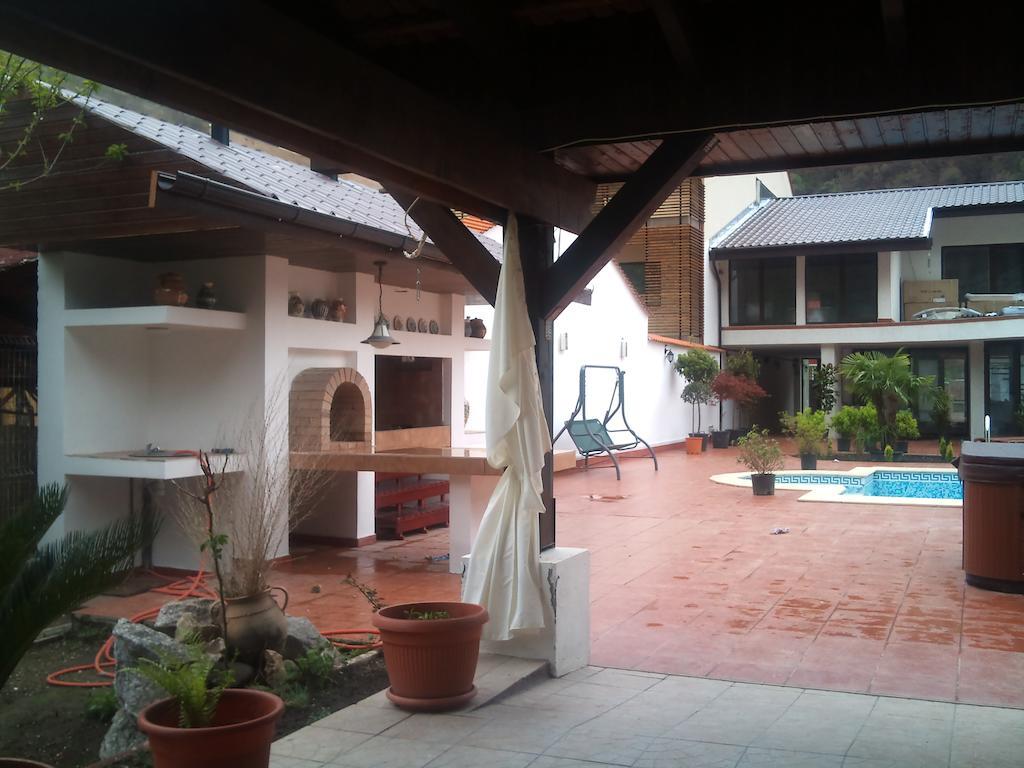 Pensiunea La Dolce Vita Baile Herculane Luaran gambar